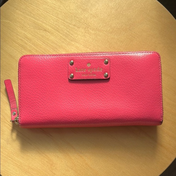 Kate Spade Neda Wellesley Pink Wallet - Picture 1 of 5